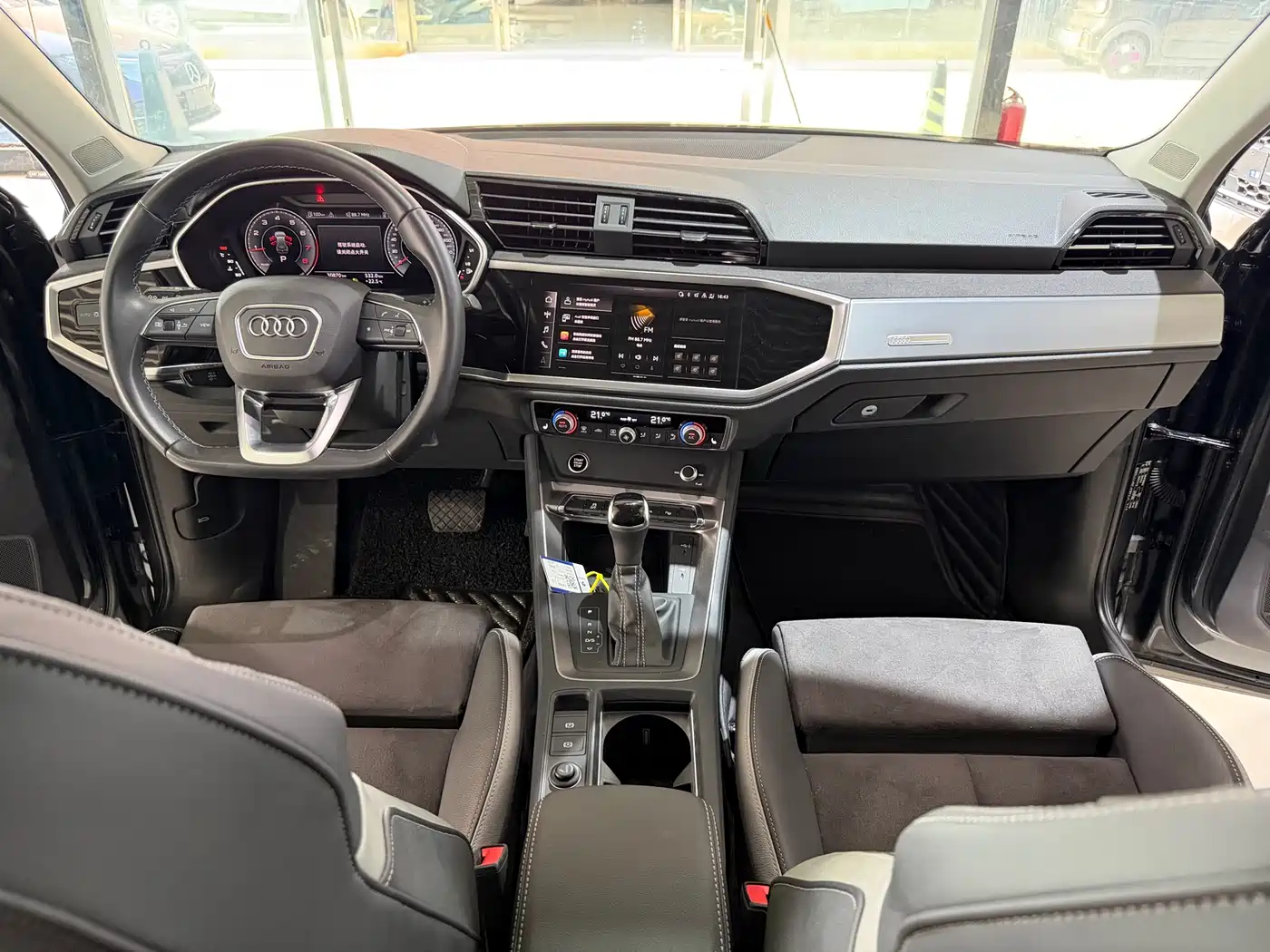 Audi Q3 2023 35 TFSI Fashion Dynamic (1.4T) фото 12