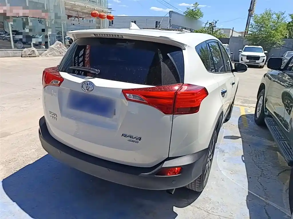 Toyota RAV4 Rongfang 2015 2.5L Automatic 4WD Elite Edition фото 5