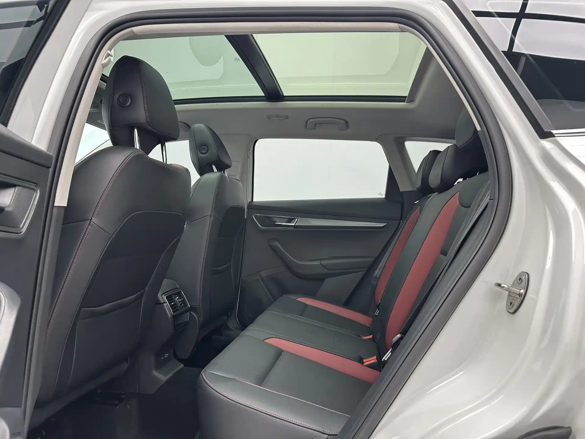Photo 6 - Škoda Karoq