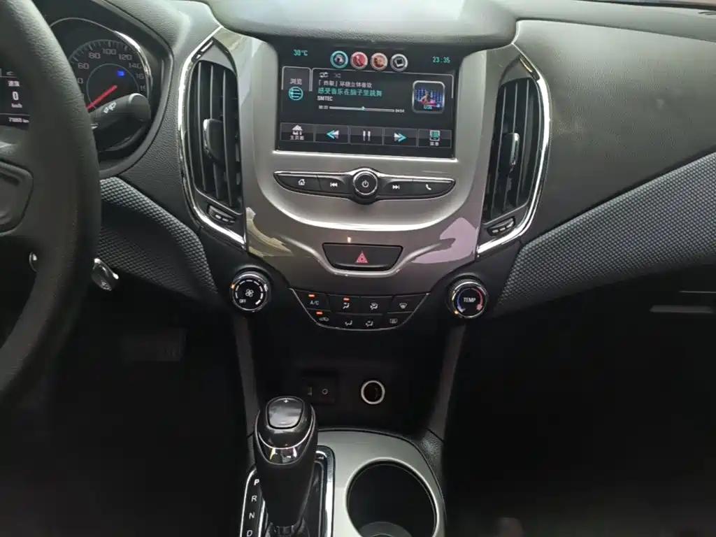 Chevrolet Cruze 2019 2018 Redline 320 Automatic Pioneer Edition