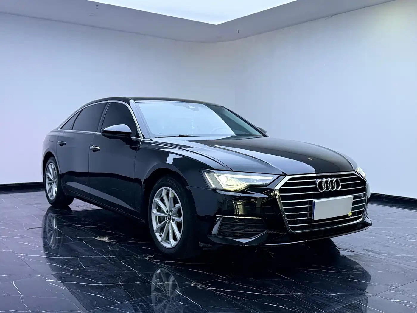 Фото 3 - Audi A6L