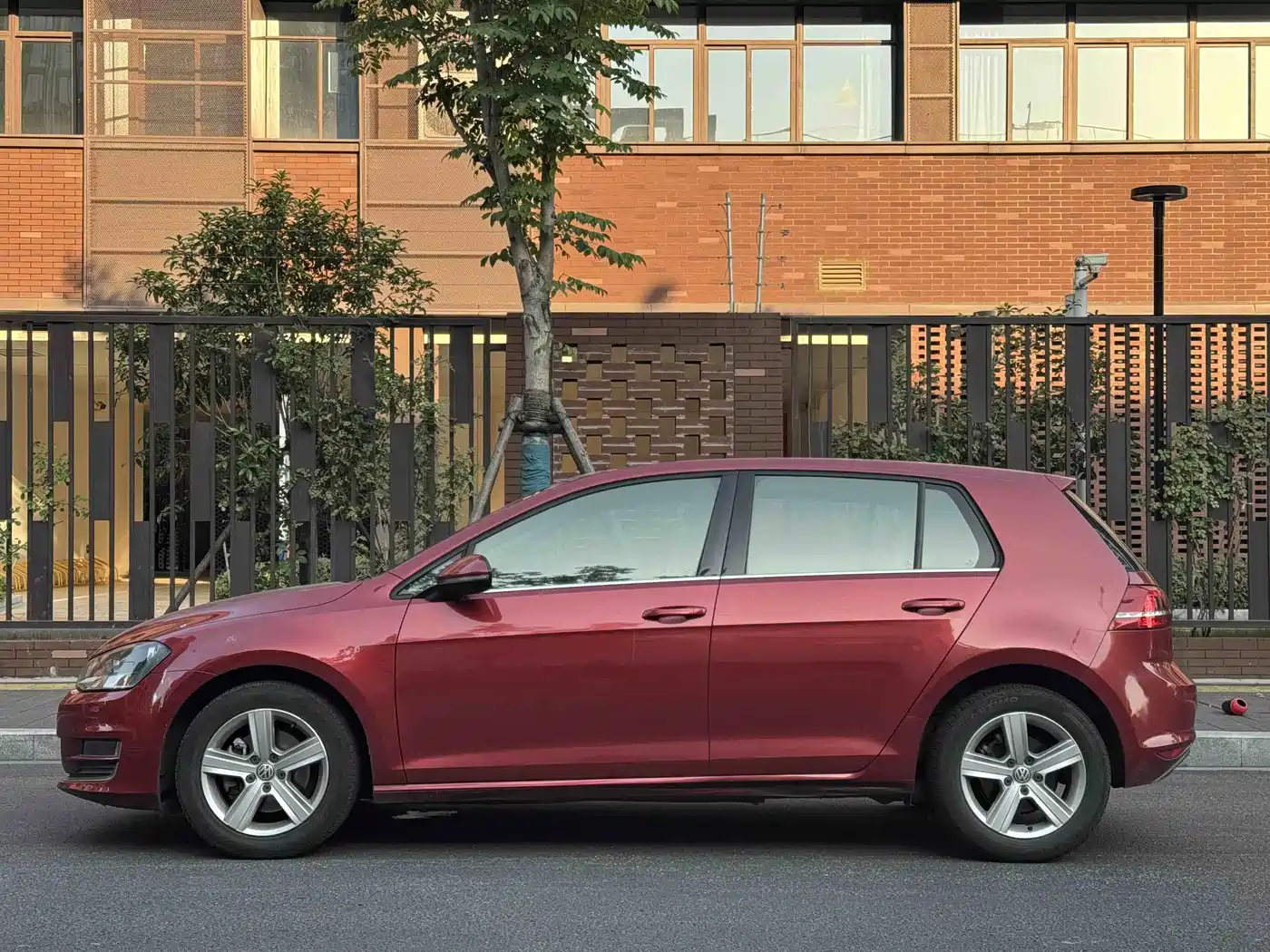 Volkswagen Golf 2015 1.6L Automatic Comfort фото 3