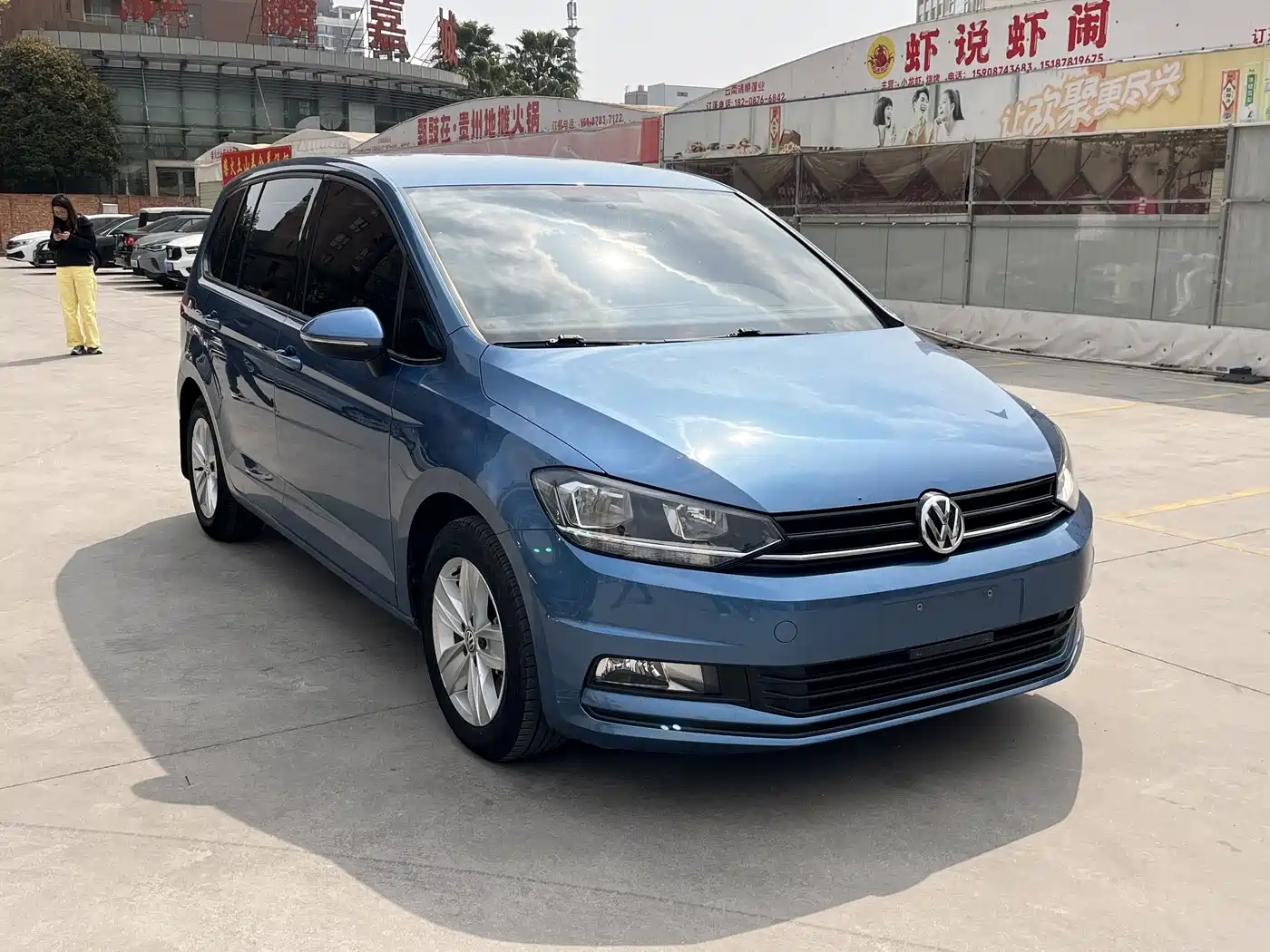 Volkswagen Touran 2018 Touran L 280TSI DSG Trendline 7-seater China V фото 3