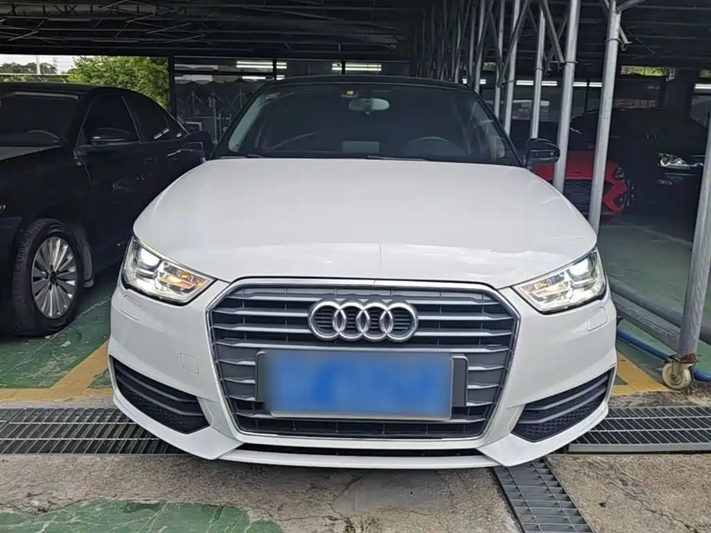 Audi A1 2016 30 TFSI Sportback Design Style Edition фото 3