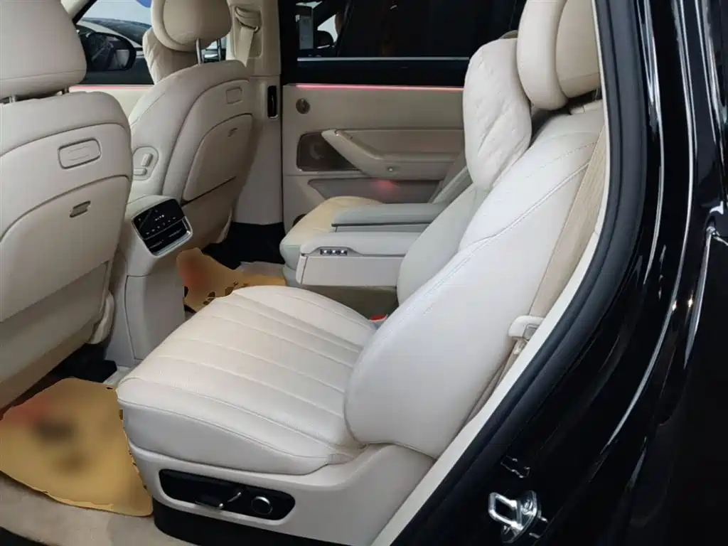 AITO Wenjie AITO M8 2025 Model Extended Range Max Edition 37kWh 6-Seater фото 17
