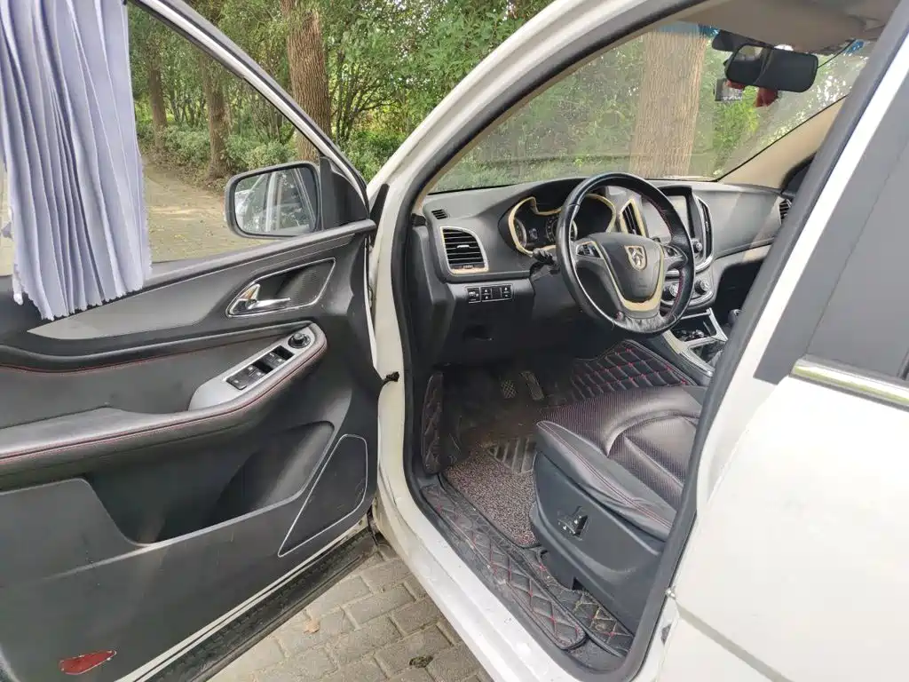 Baojun 560 2017 2016 1.5T Manual Luxury