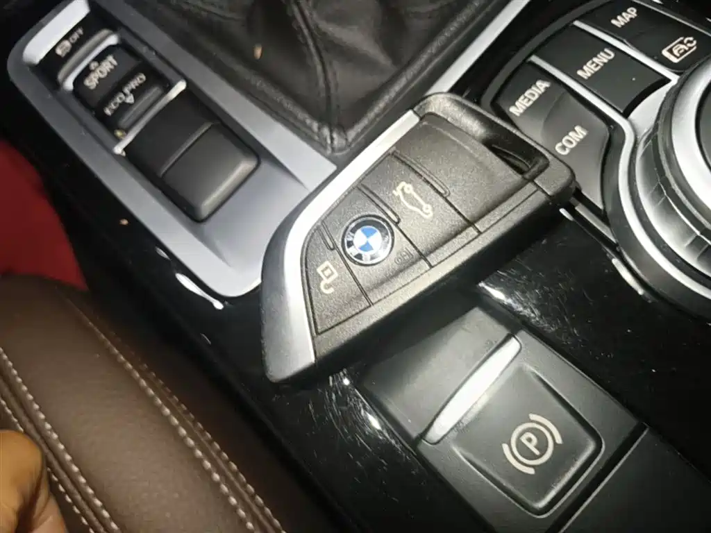 BMW 1 Series 2021 120i M Sport Shadow Edition фото 9