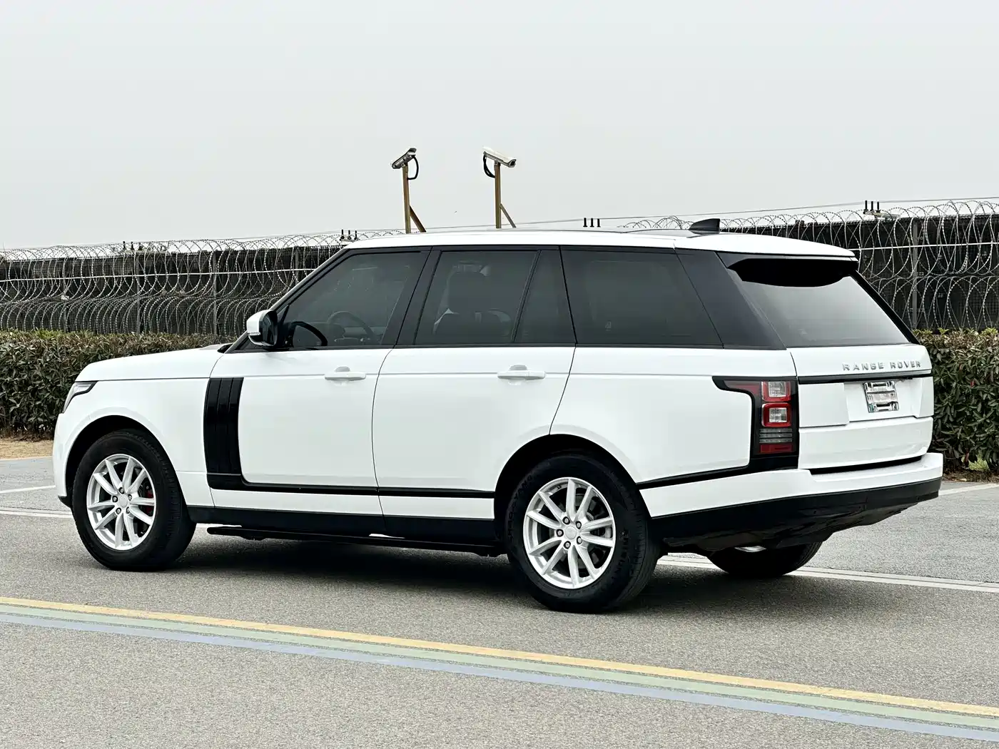 Land Rover Range Rover 2015 3.0 TDV6 Vogue фото 4