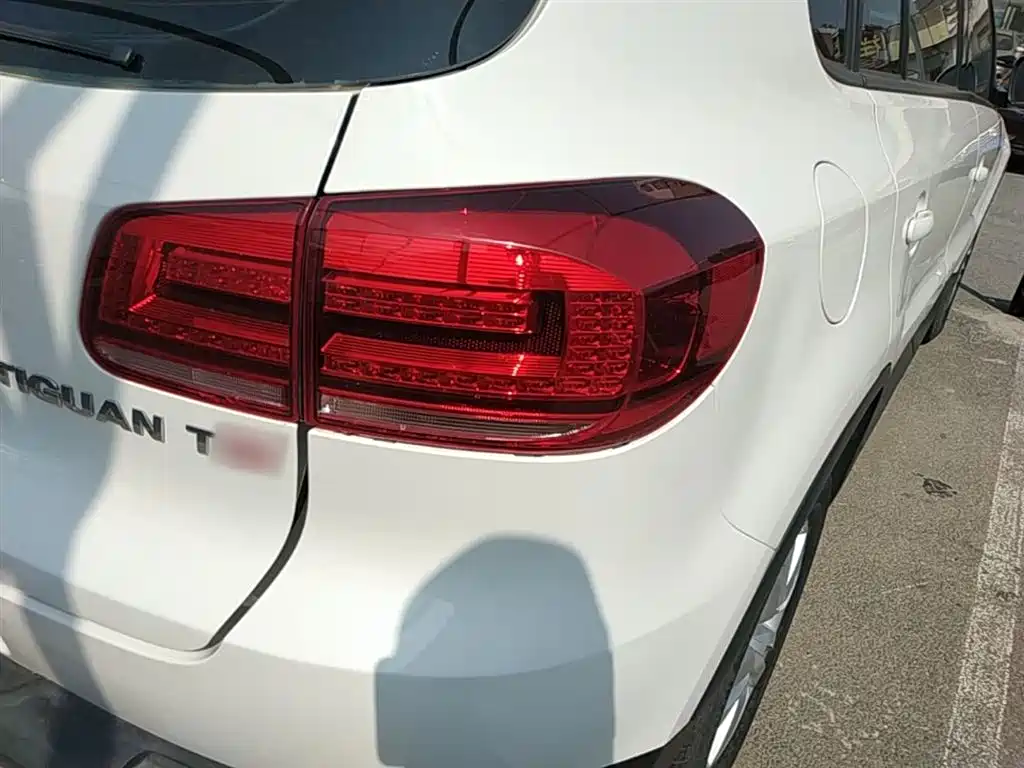 Volkswagen Tiguan 2015 1.8TSI Automatic 2WD Trendline фото 8