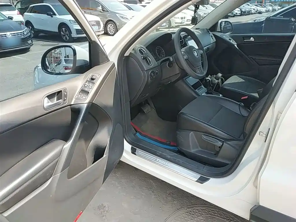 Volkswagen Tiguan 2015 1.8TSI Automatic 2WD Trendline фото 16