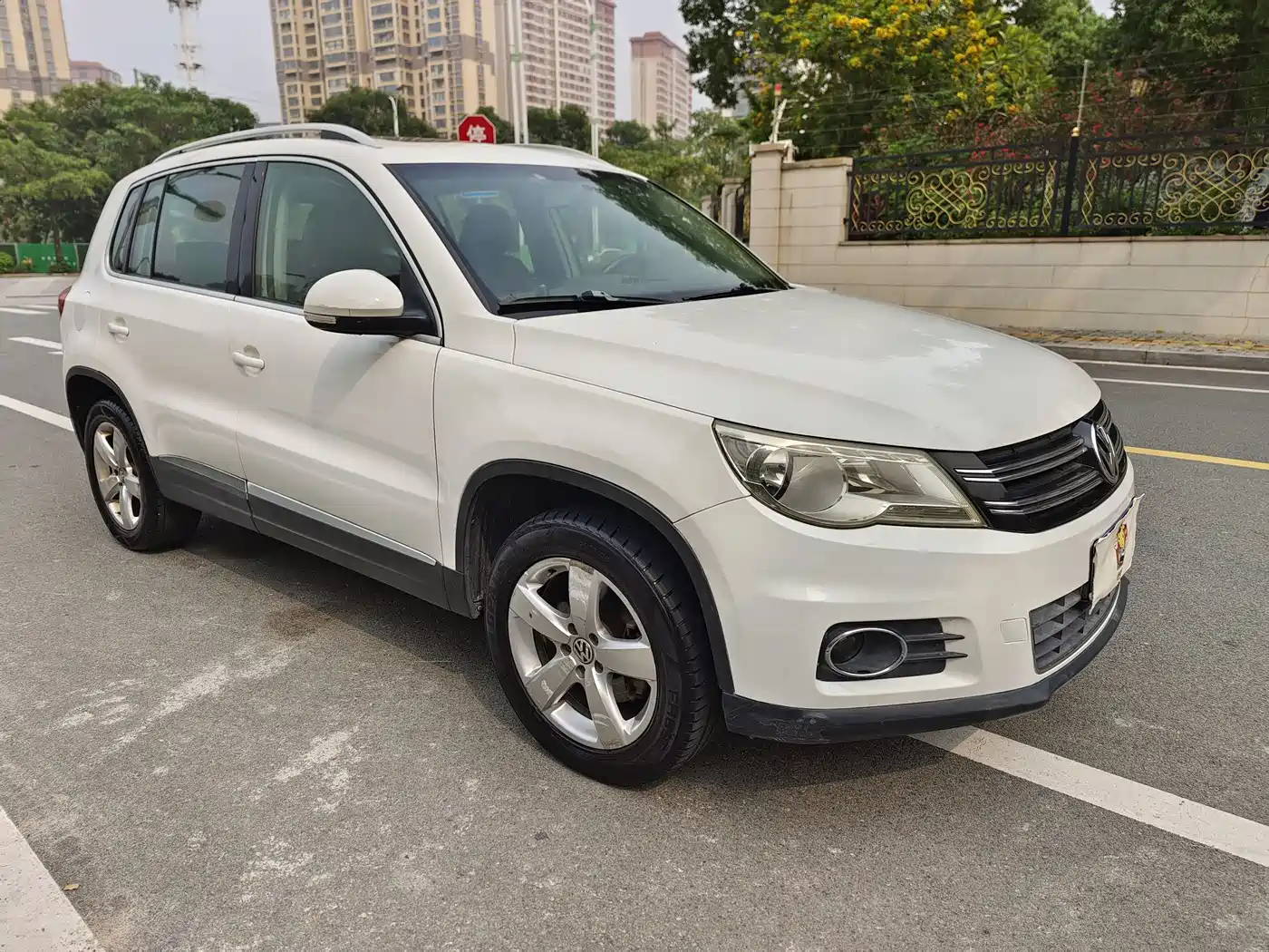 Volkswagen Tiguan 2010 1.8TSI Automatic 2WD Elite фото 3