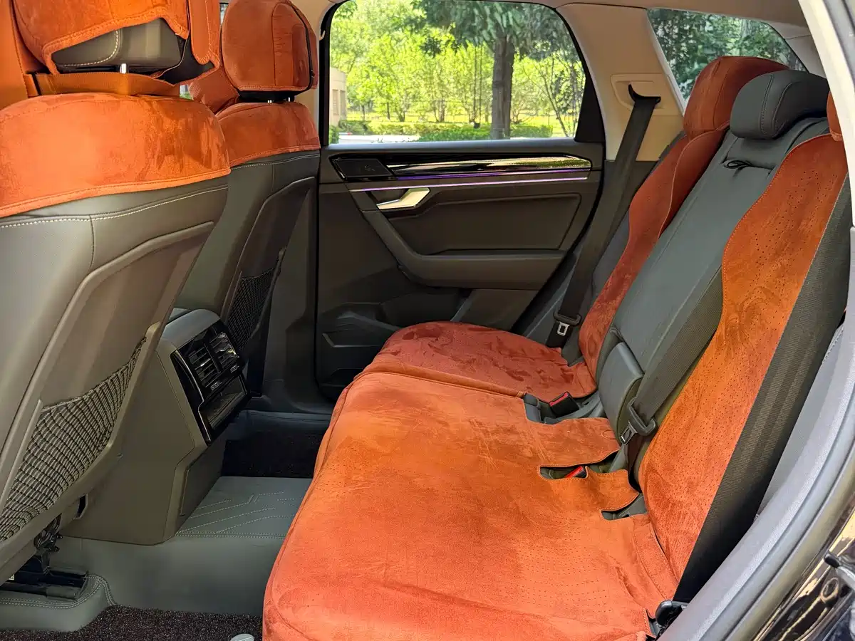 Volkswagen Touareg 2019 2.0TSI Sharp Wing Edition China VI фото 10