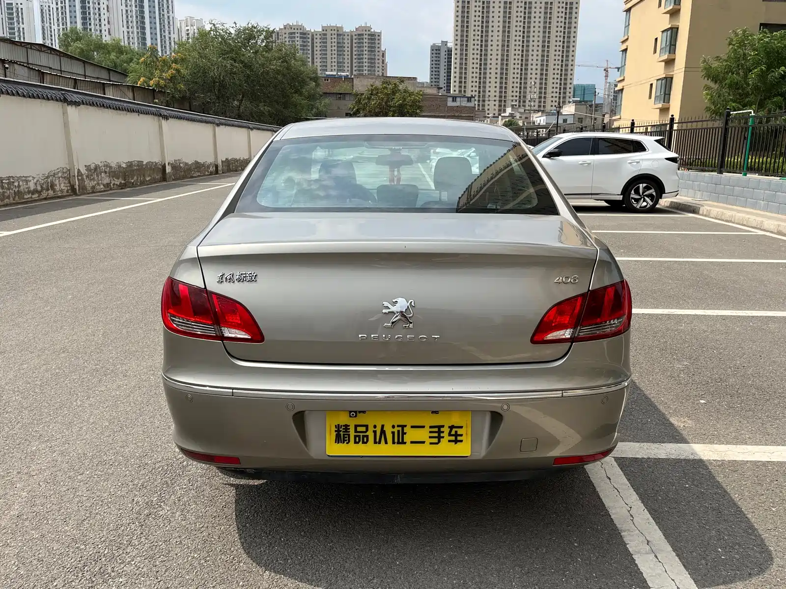 Фото 17 - Peugeot 408