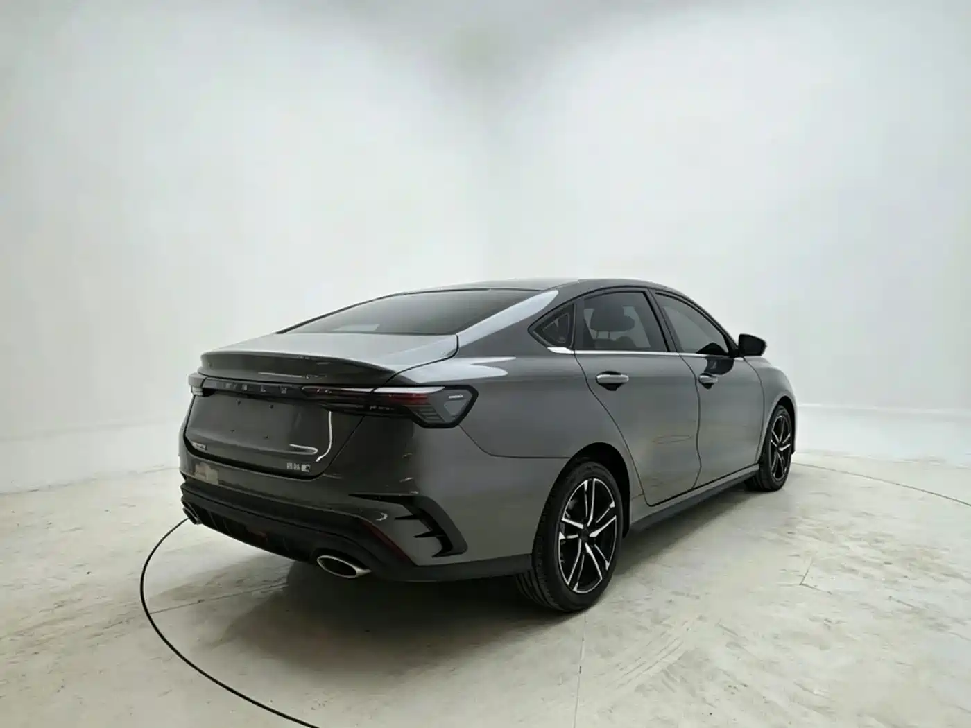 Фото 7 - Geely Binrui