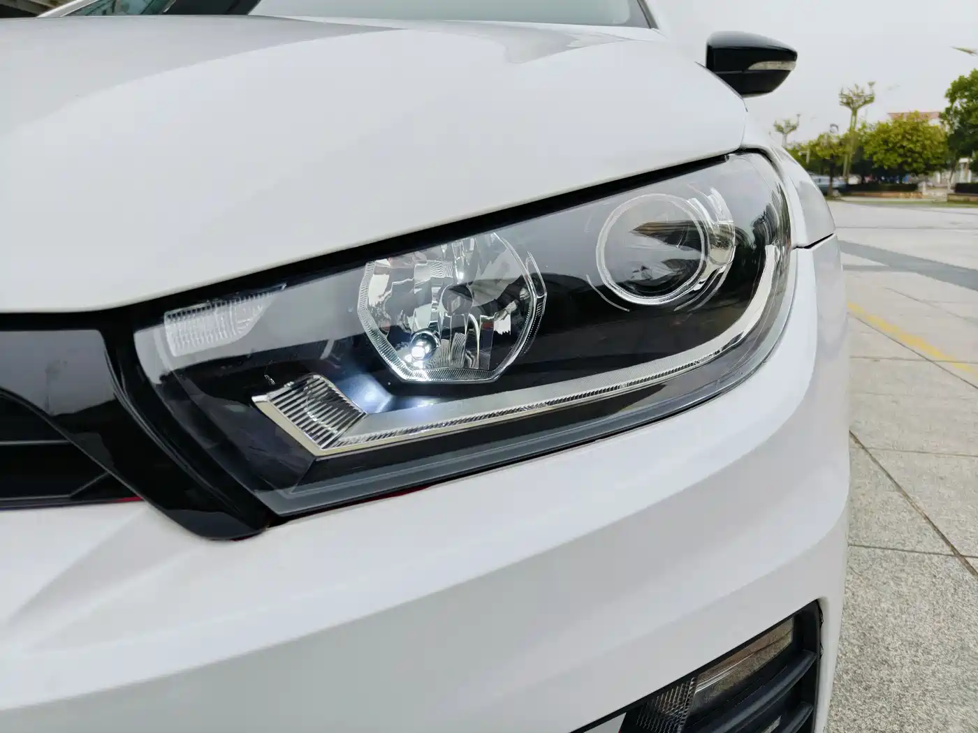 Volkswagen Scirocco 2015 1.4TSI Trend Edition фото 10