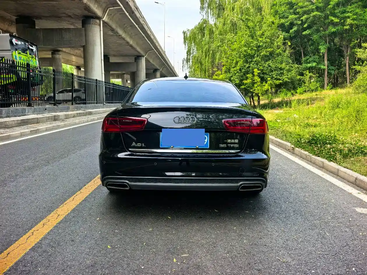 Audi A6L 2018 30th Anniversary 35 TFSI Fashion фото 6