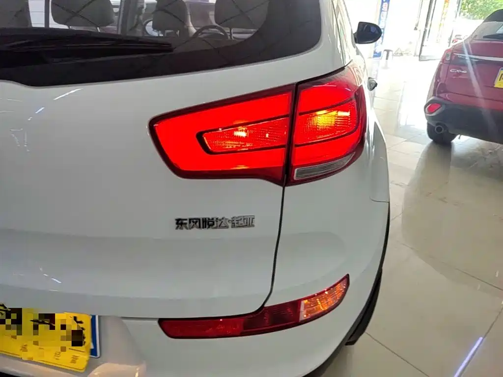 Kia Sportage 2016 2.0L Automatic 2WD GL фото 8