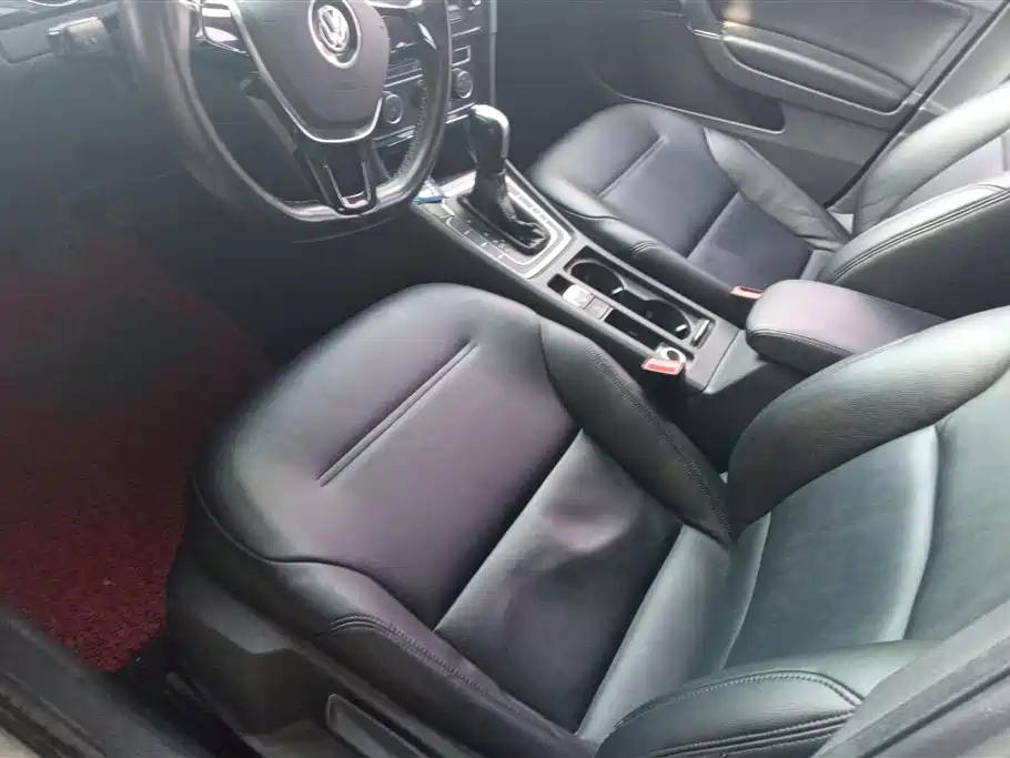 Volkswagen Golf 2017 230TSI Auto Comfort Millionth Anniversary Edition фото 9