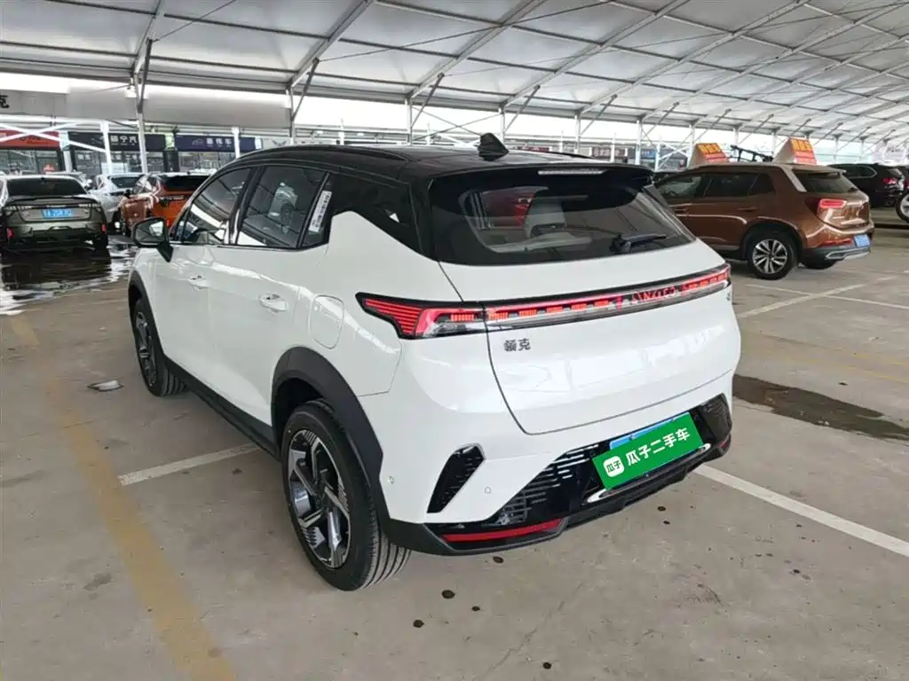 Lynk & Co 06 2026 Relive 1.5T Ultra фото 5