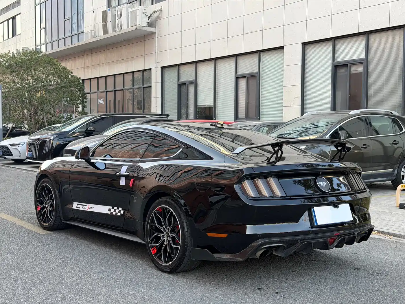 Ford Mustang 2017 2.3T Performance Edition фото 15