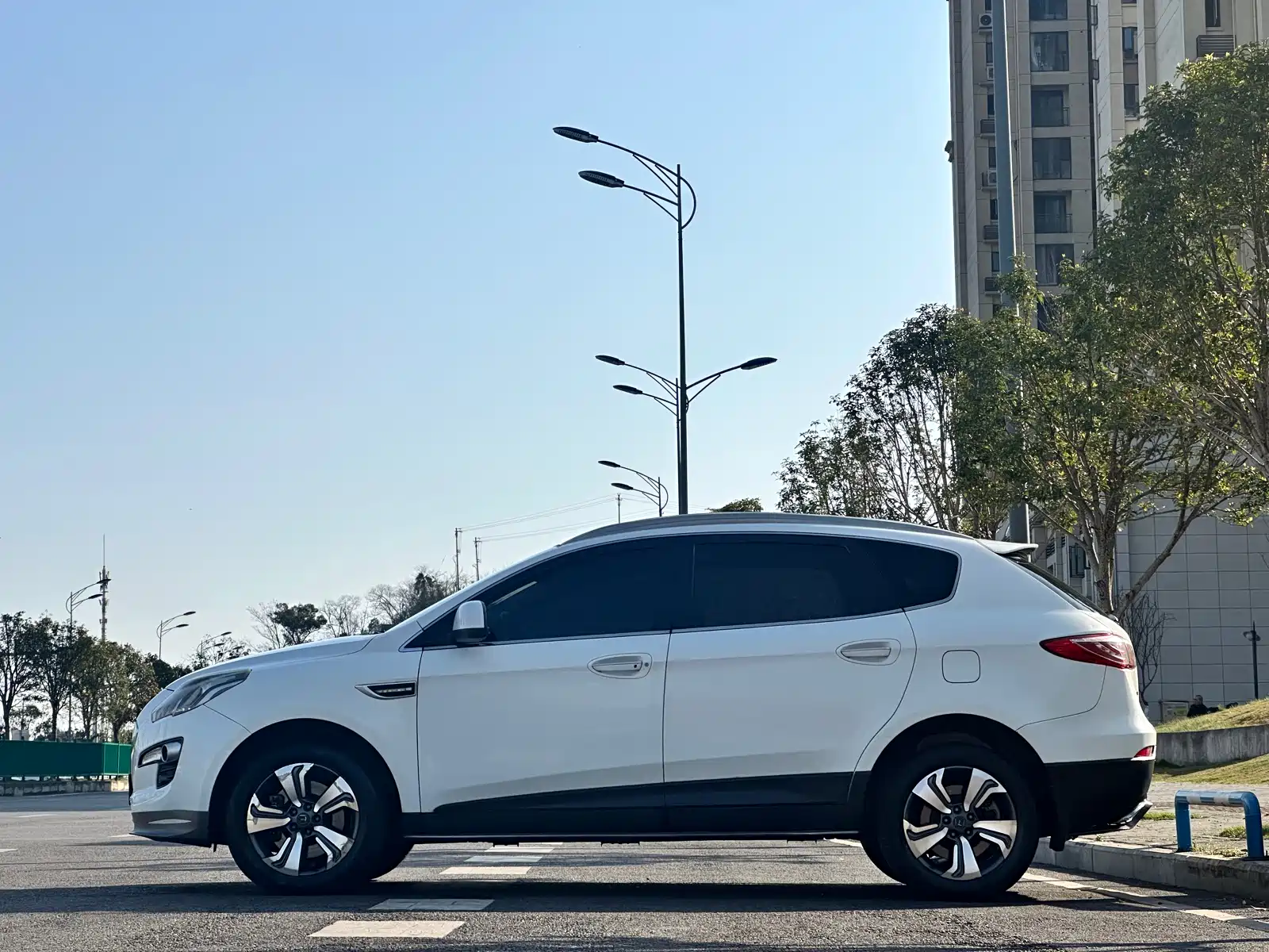 Фото 12 - Luxgen Luxgen7 SUV