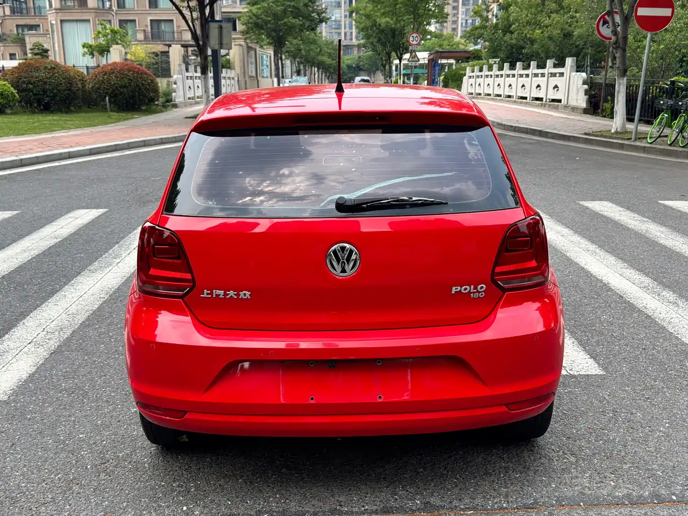 Volkswagen Polo 2016 1.6L Automatic Comfort фото 5