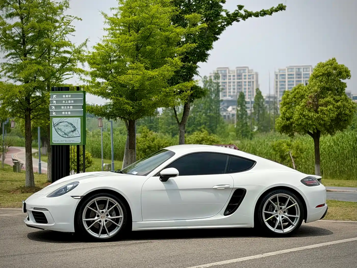 Porsche 718 2018 Cayman 2.0T фото 18