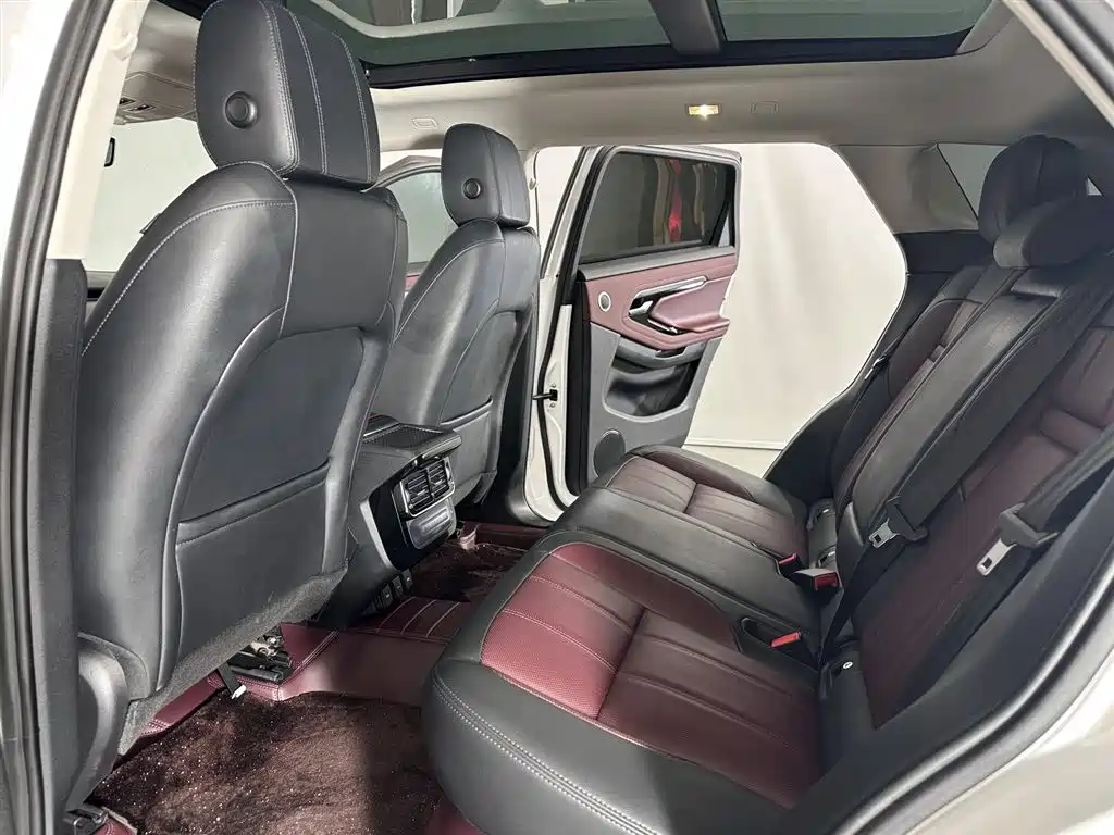 Land Rover Range Rover Evoque 2023 Range Rover Evoque L 249PS Luxury Edition фото 15