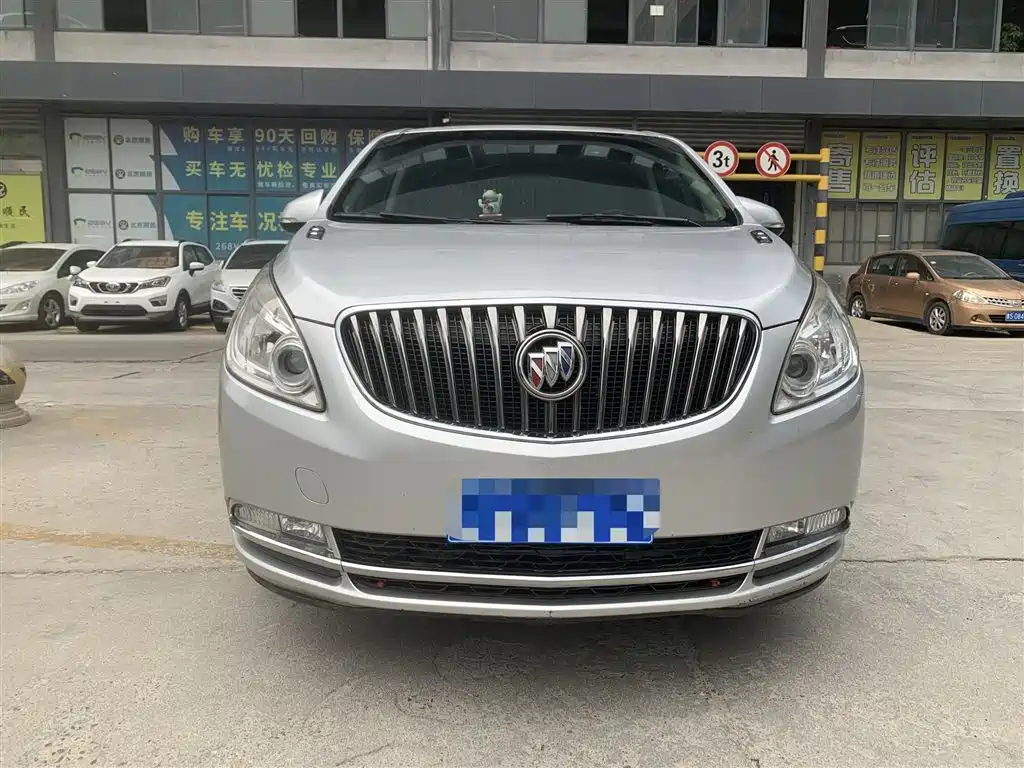 Buick GL8 2014 2.4L CT Luxury Business Comfort фото 2