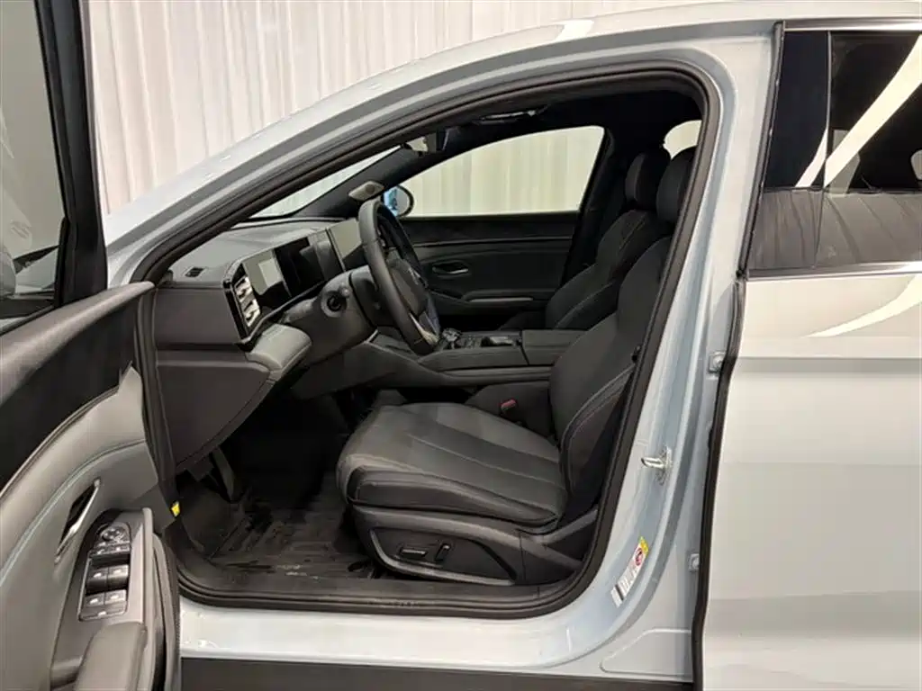 BYD Qin L 2024 DM-i 120KM Leading фото 12