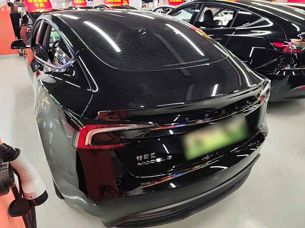 Фото 5 - Tesla Model 3
