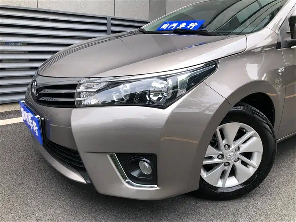 Toyota Corolla 2014 1.6L CVT GL фото 3
