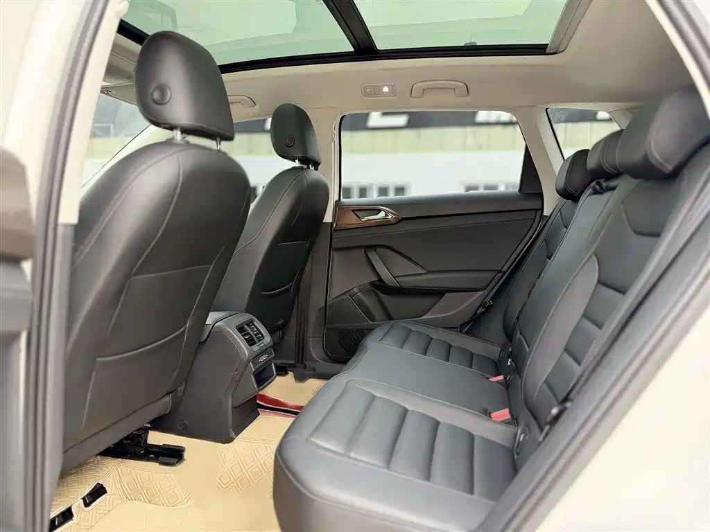 Volkswagen Tharu 2020 330TSI 4WD Luxury Edition China VI фото 11