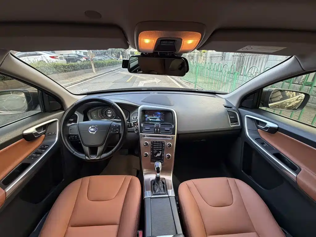 Photo 6 - Volvo XC60