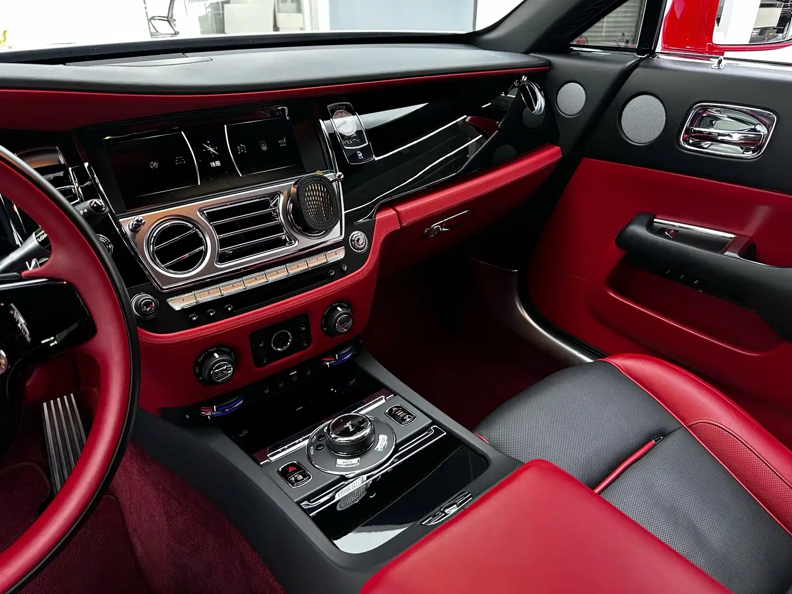 Фото 9 - Rolls-Royce Wraith