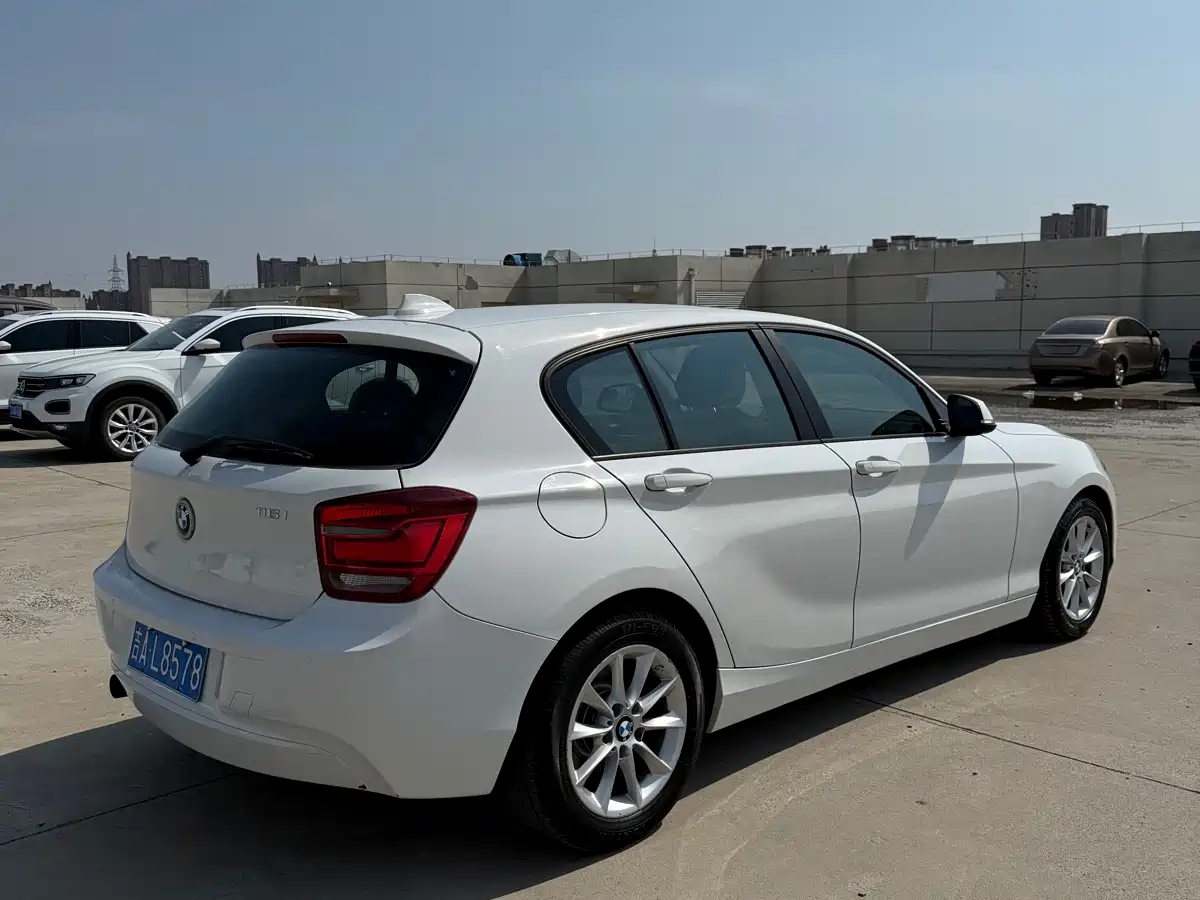 BMW 1 Series (Import) 2013 Facelift 116i Urban Model фото 9