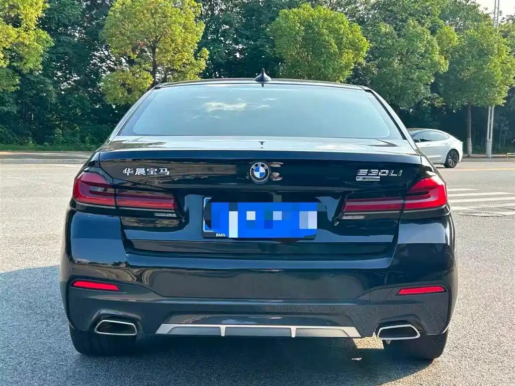 BMW 5 Series 2023 530Li Premium M Sport Package фото 8