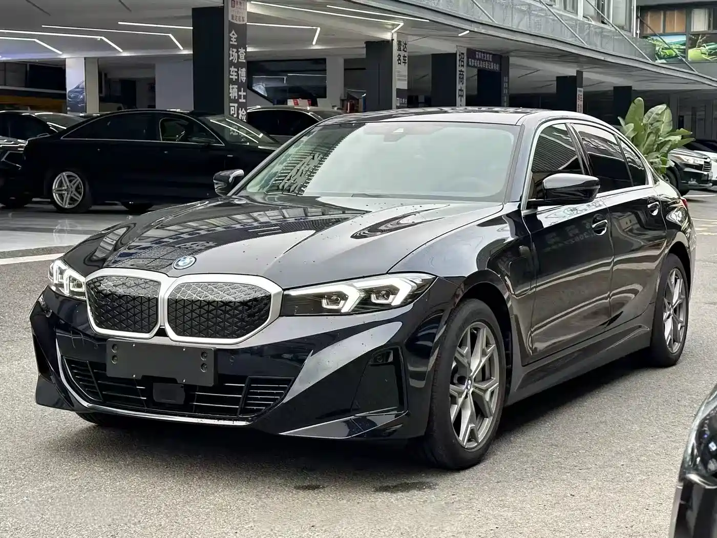 BMW i3 2025 eDrive 35 L
