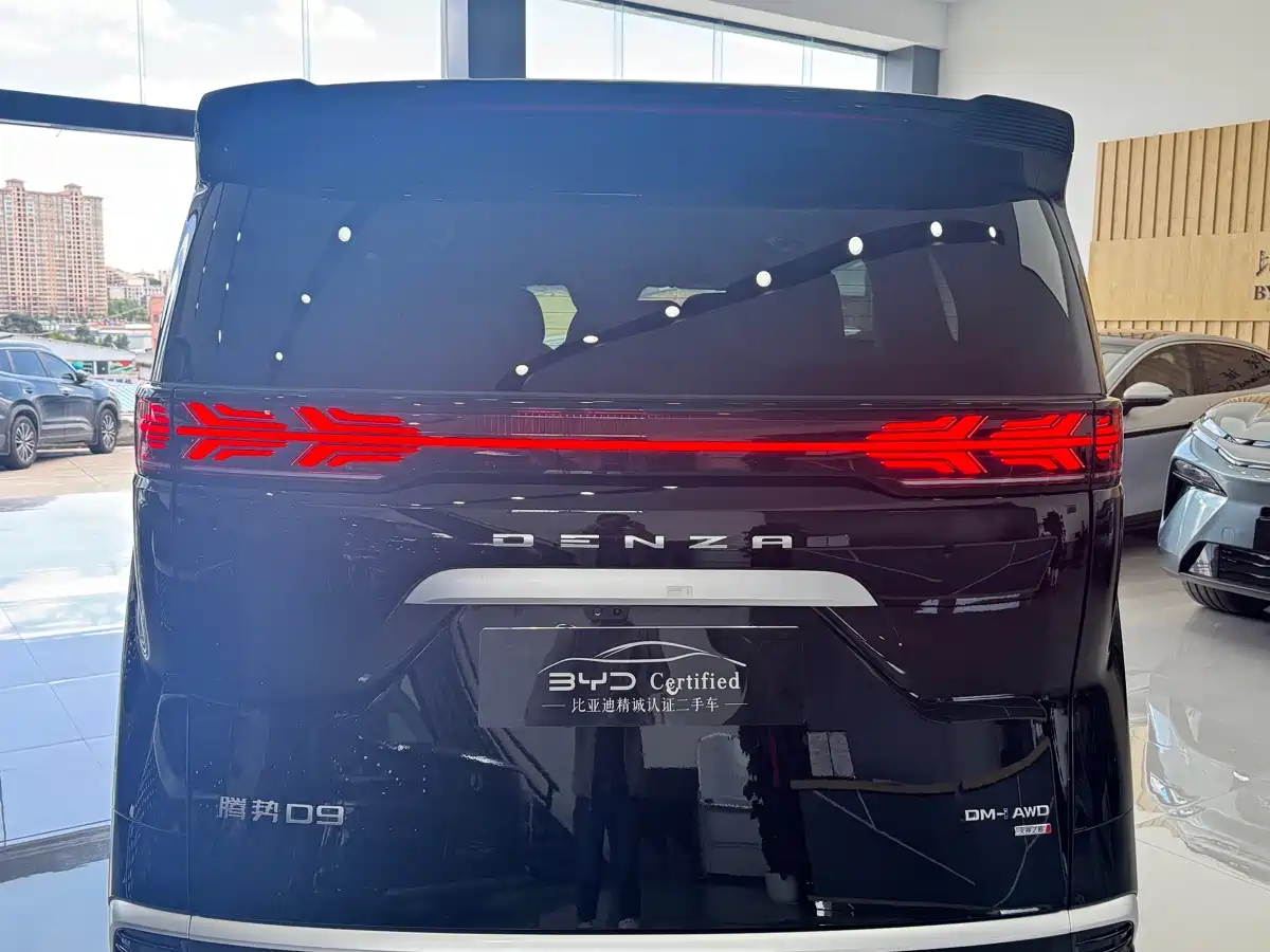 Denza D9 2025 DM-i Smart Drive Edition 1020 AWD Prestige фото 5