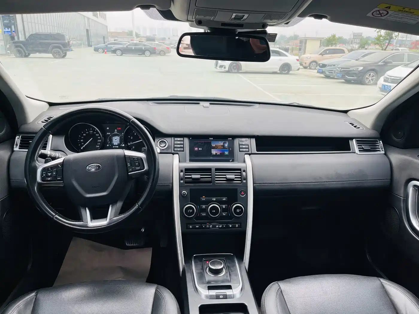 Land Rover Discovery Sport 2018 240PS SE Edition фото 5