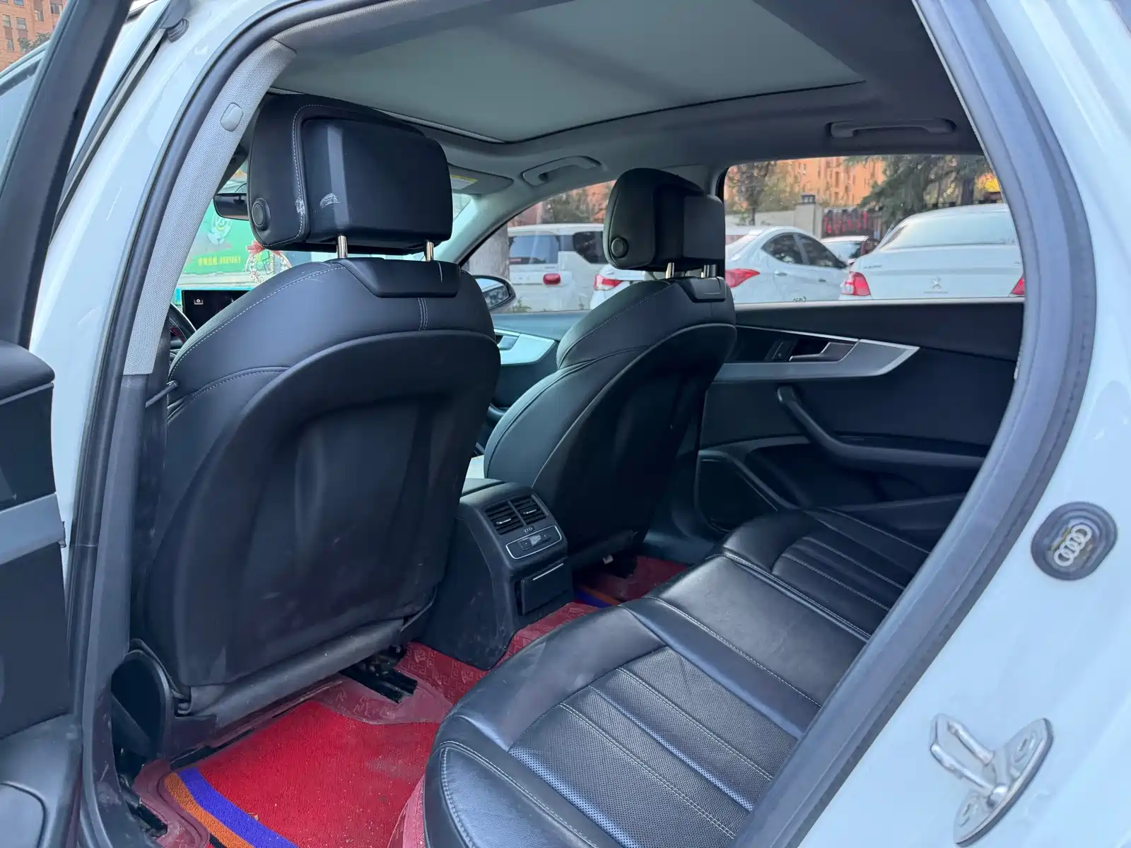Фото 5 - Audi A4L