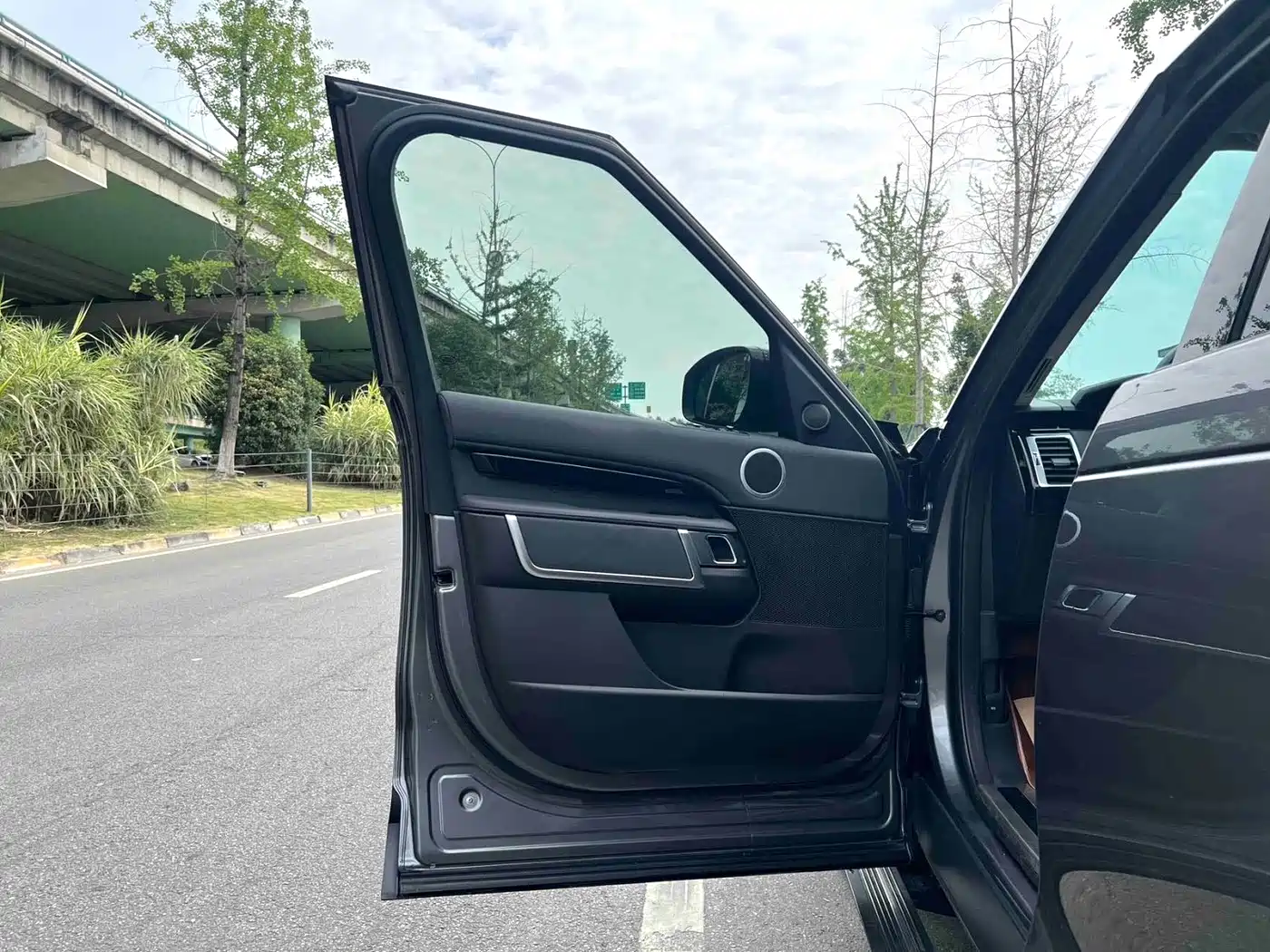 Land Rover Discovery 2017 3.0 SC V6 SE фото 6