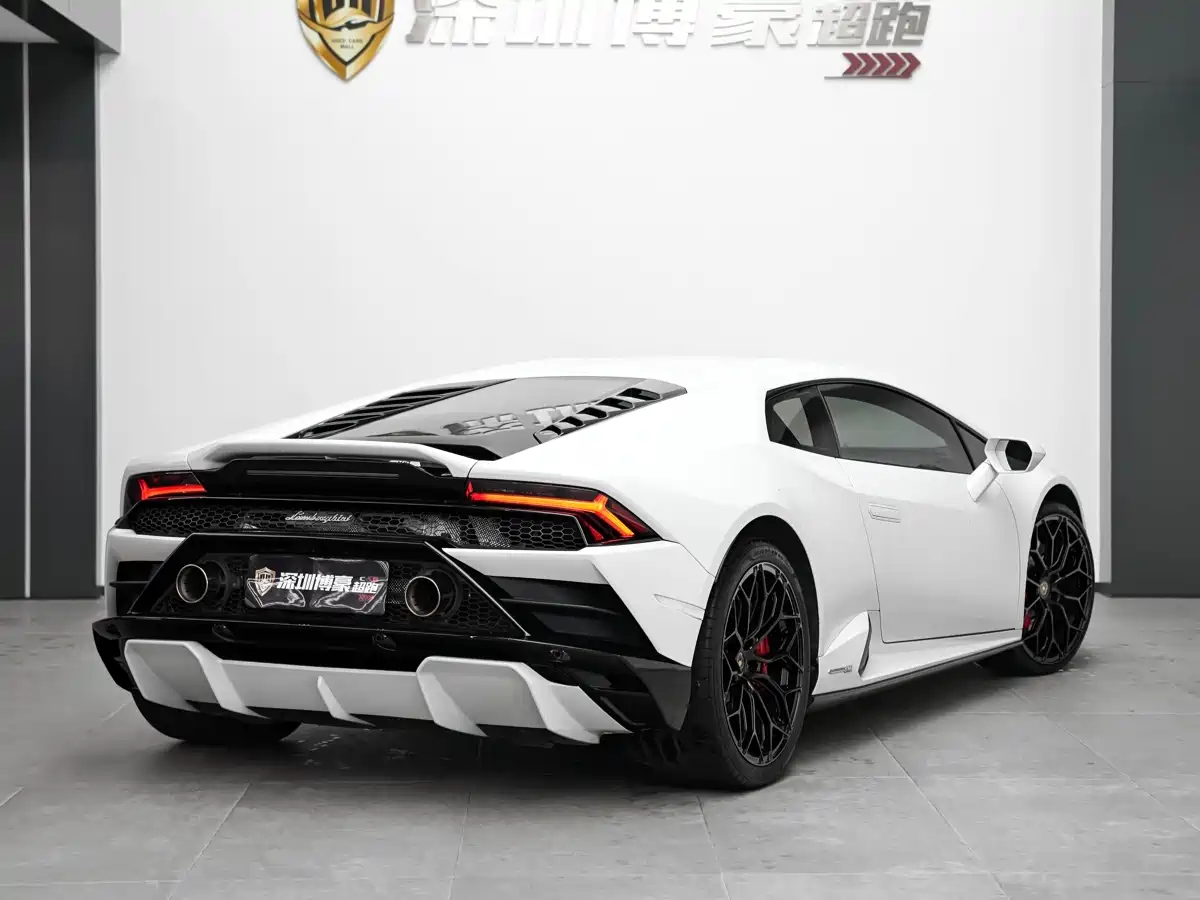 LAMBORGHINI HURACÁN