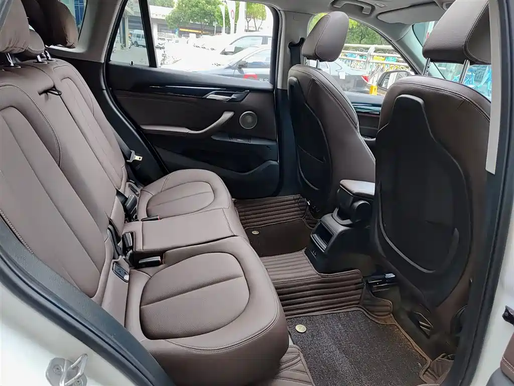 BMW X1 2022 sDrive20Li Fashion фото 11