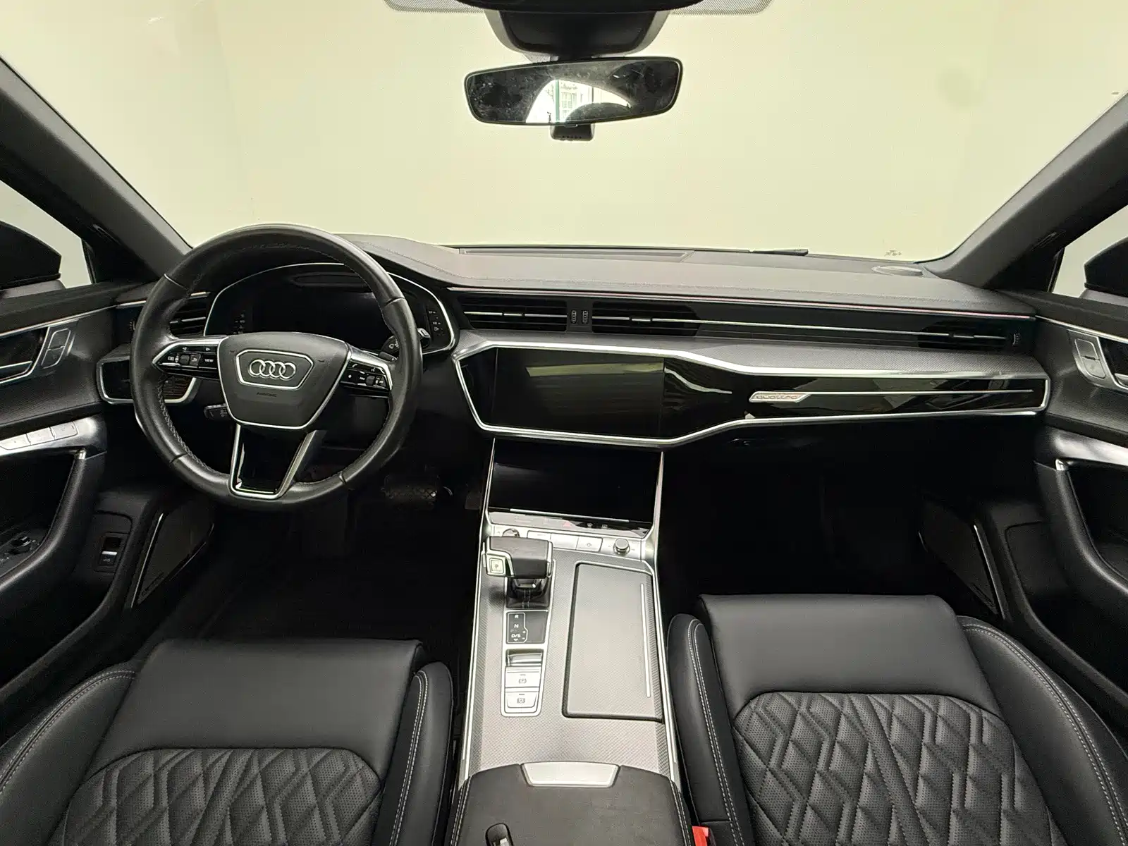 Фото 24 - Audi A6L