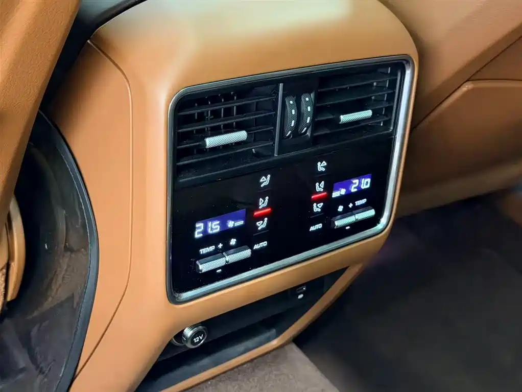 Porsche Cayenne New Energy 2021 Cayenne E-Hybrid 2.0T фото 17