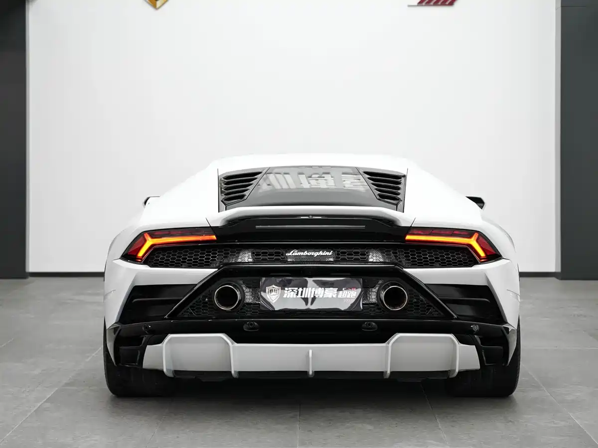LAMBORGHINI HURACÁN
