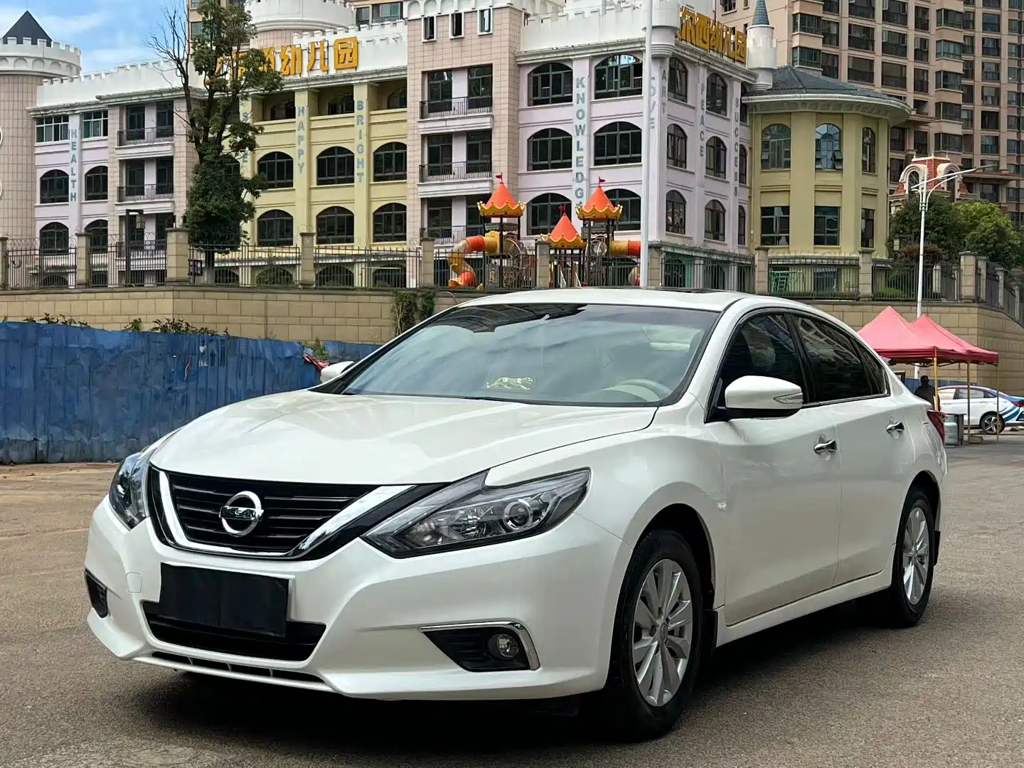 Photo 1 - Nissan Teana