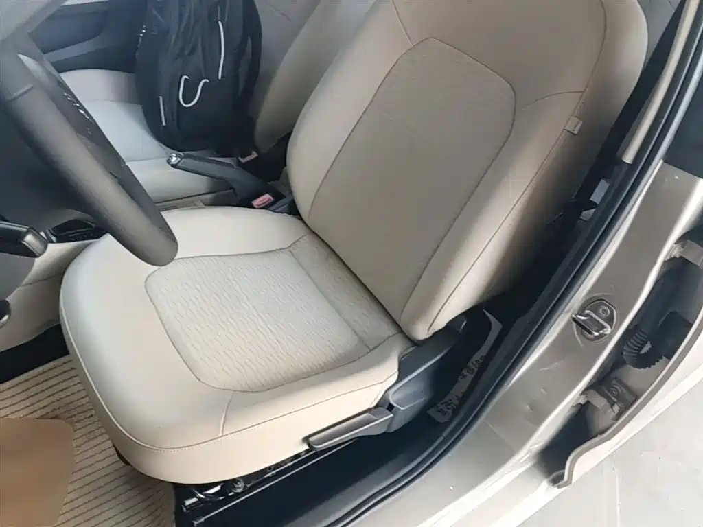 Škoda Rapid 2013 1.6L Automatic Smart Selection фото 15