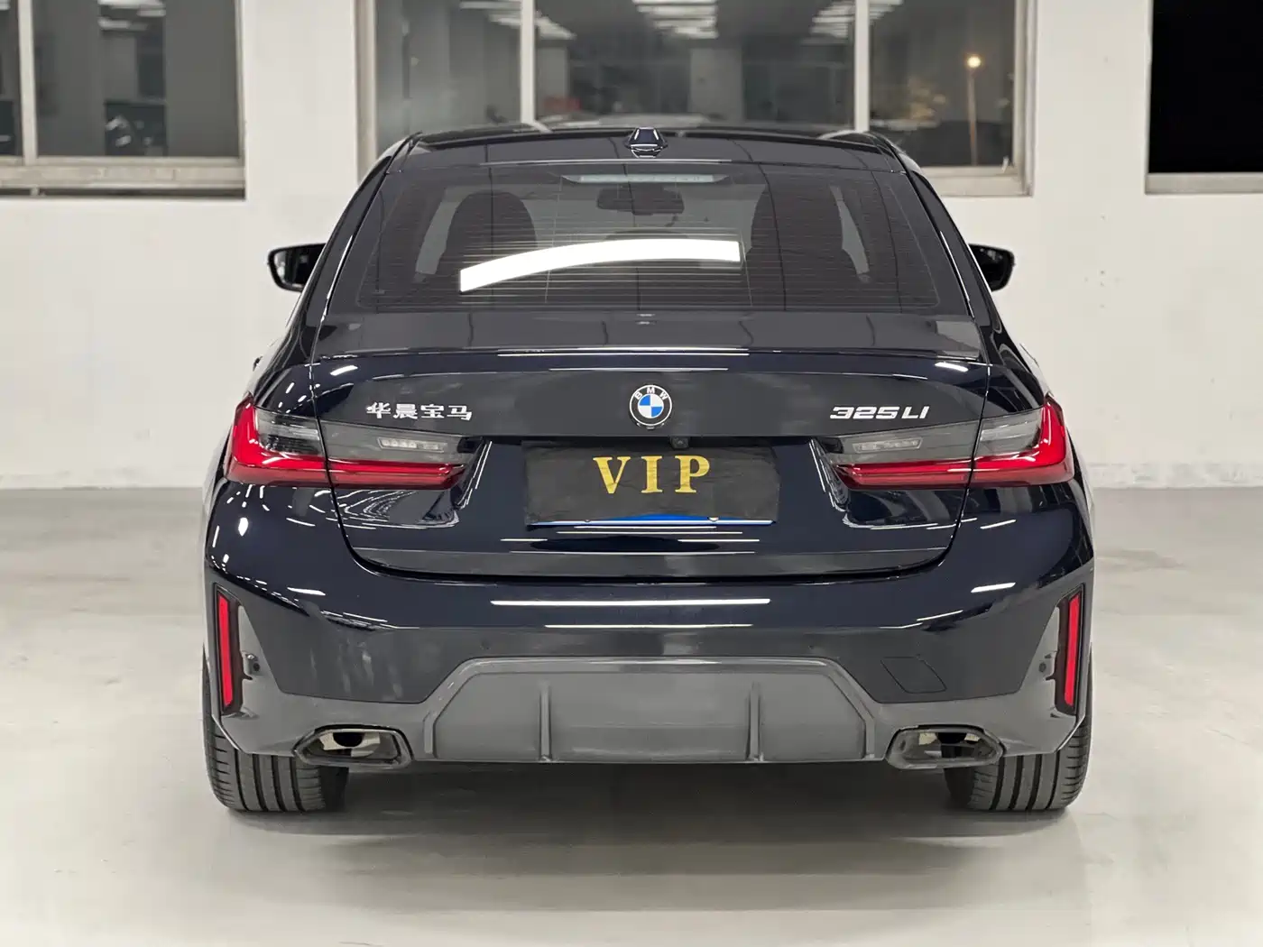 BMW 3 Series 2024 325Li M Sport Shadowline Package фото 8